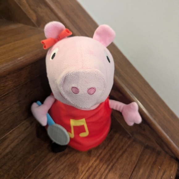 PEPPA PIG Bundle. Singing Talking Peppa Plush & Heys Lunch Bag - Picture 8 of 17